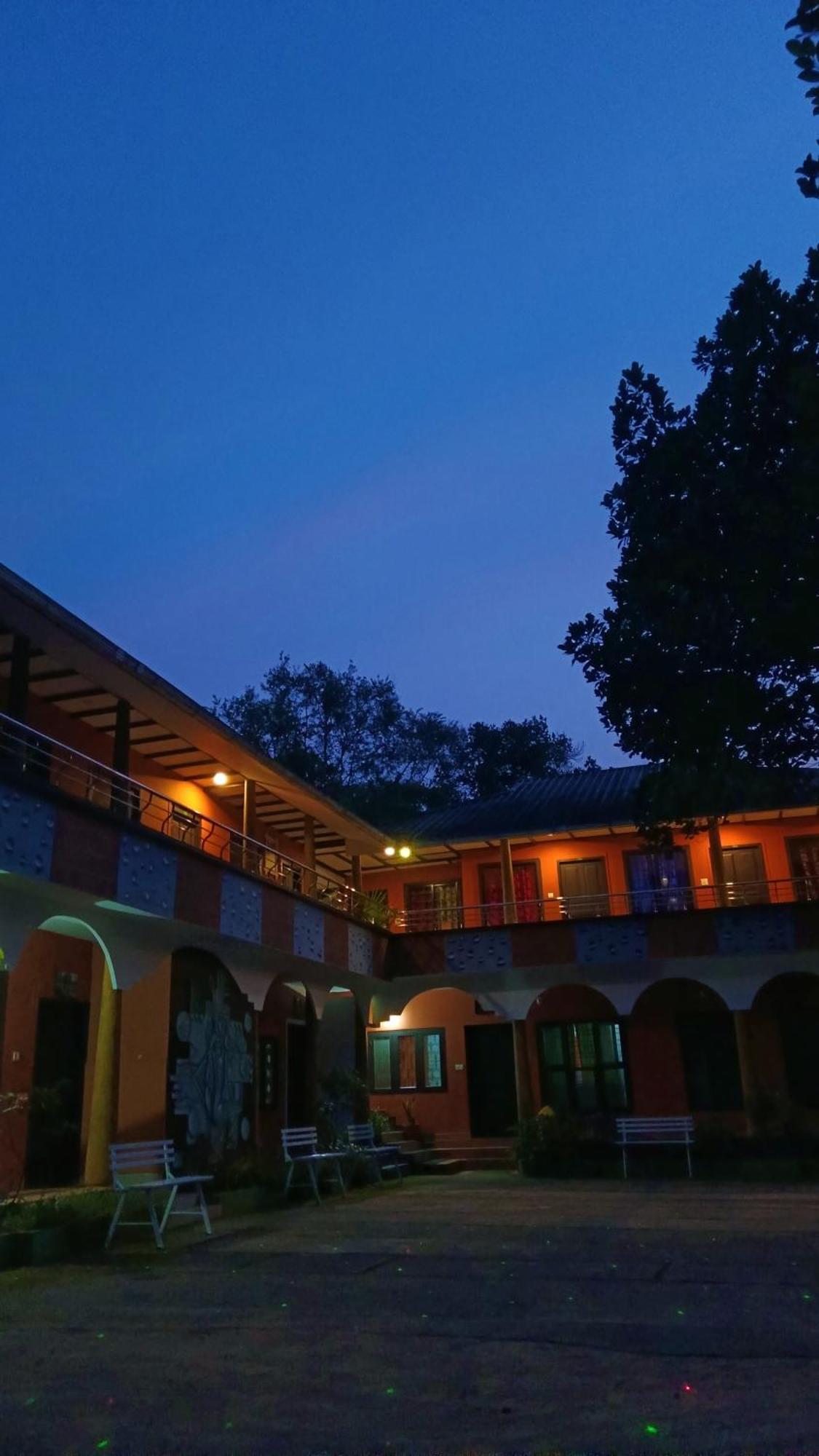 Jungle Valley Ayurvedic Spa Resort Meppādi Buitenkant foto