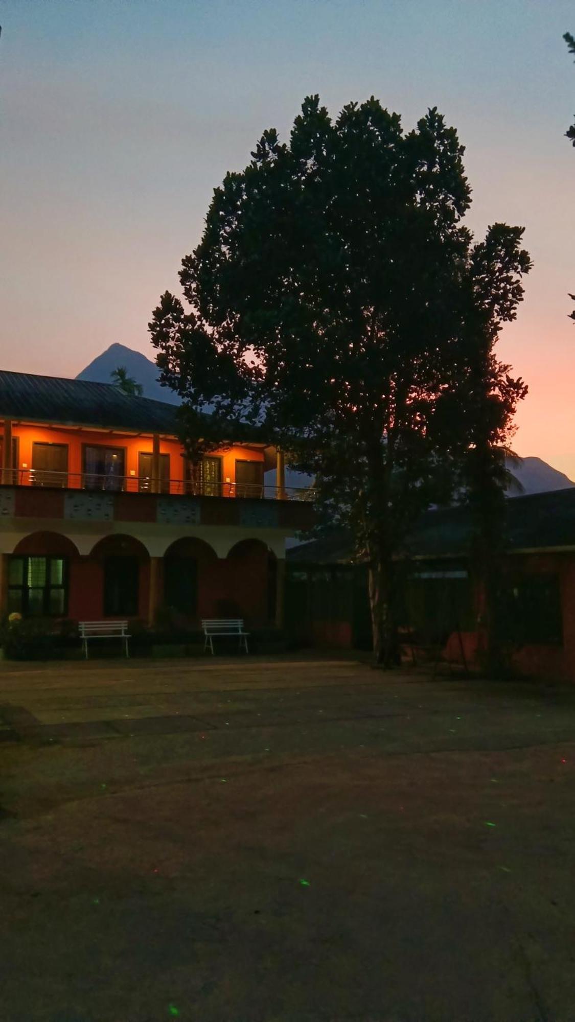 Jungle Valley Ayurvedic Spa Resort Meppādi Buitenkant foto